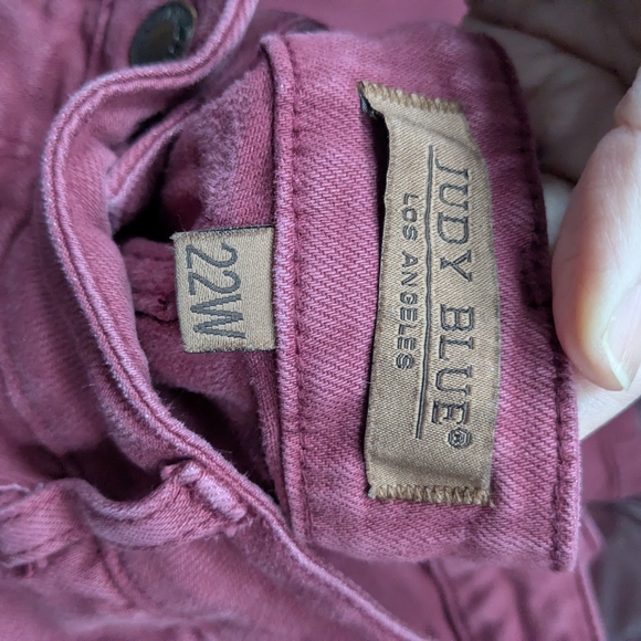 Women's Pink Jeans - Picture 3 of 9